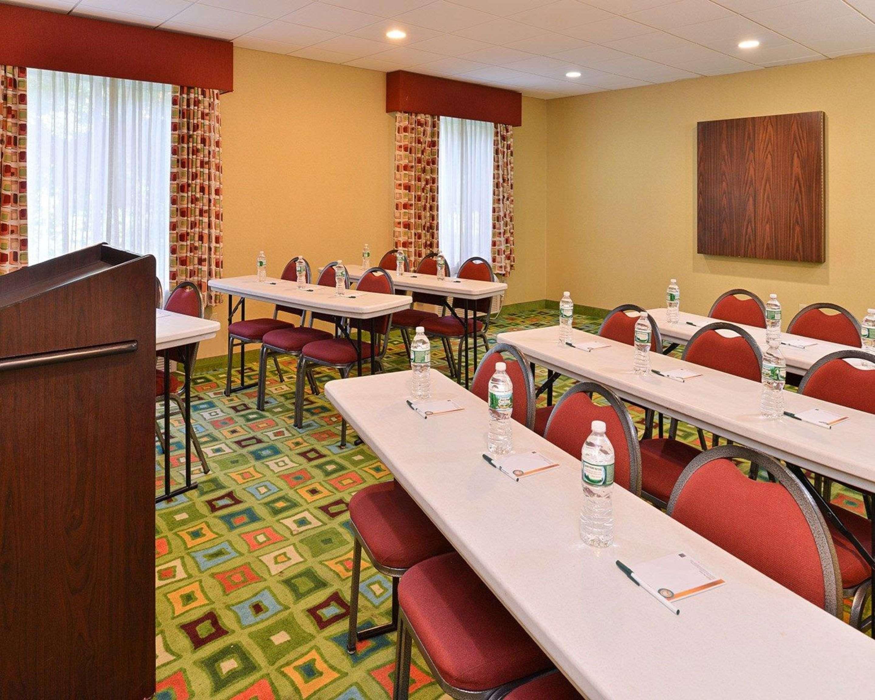 Quality Suites Stratford Kültér fotó